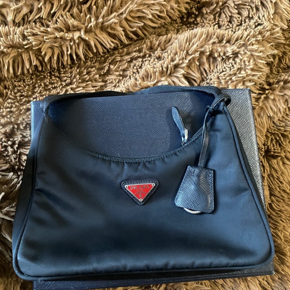 PRADA REEDITION 2000 SHOULDER BAG - Picture 2 of 6